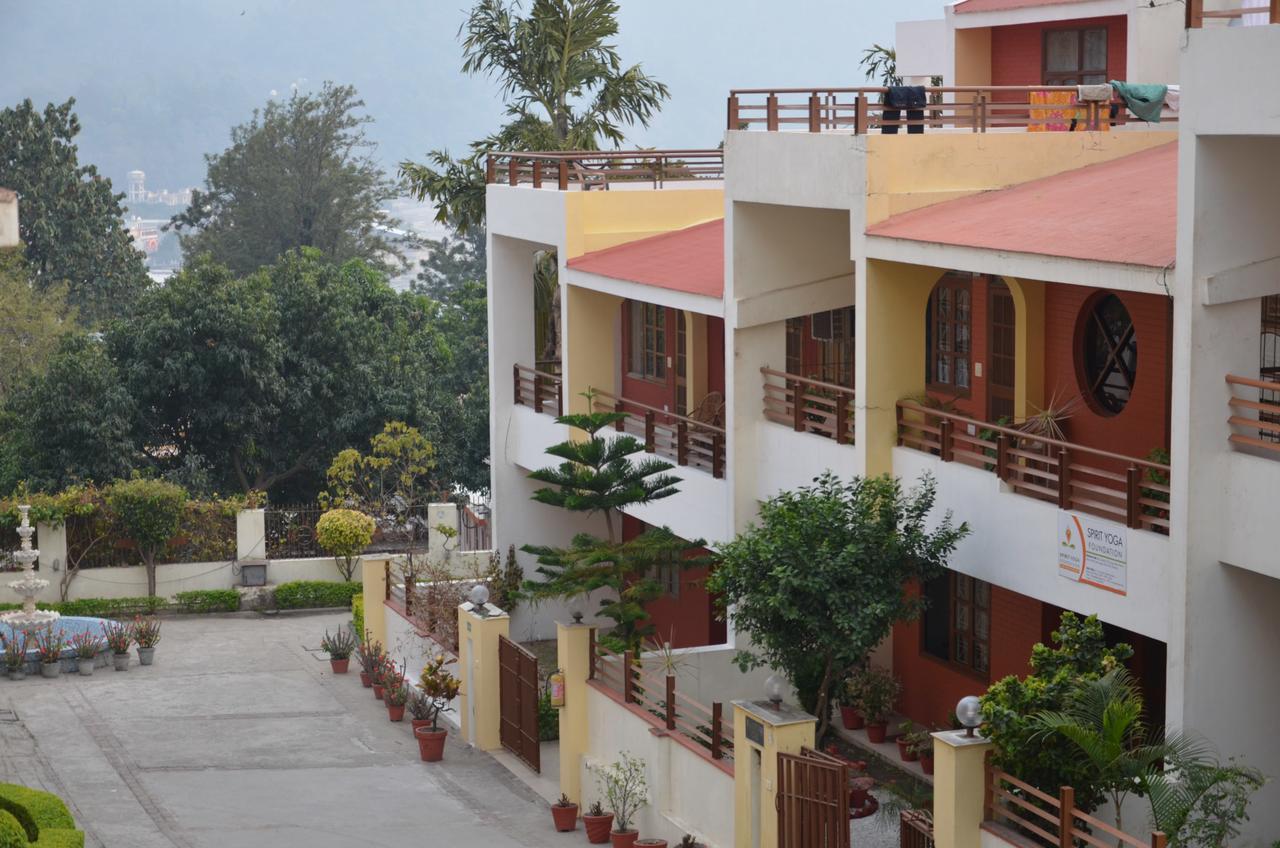 Ganga Vatika Ayurveda Bhavan Hotel Rishikesh Ngoại thất bức ảnh